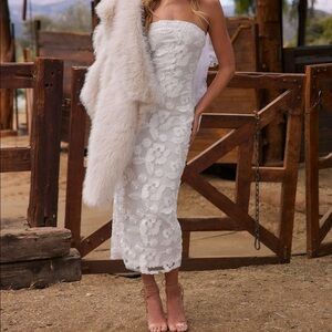 White floral strapless dress